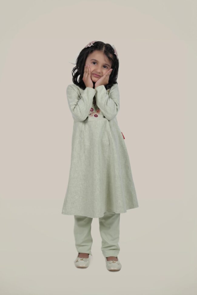 Kids Light Green Jute Wool Embroided A Line Kurta With Pashmina Pant - Image 6