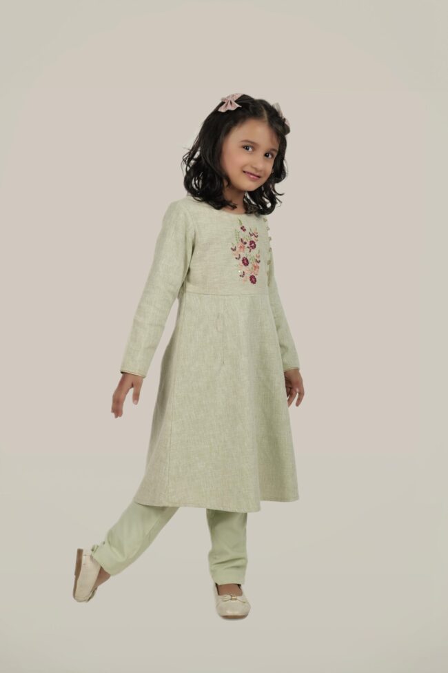 Kids Light Green Jute Wool Embroided A Line Kurta With Pashmina Pant - Image 5