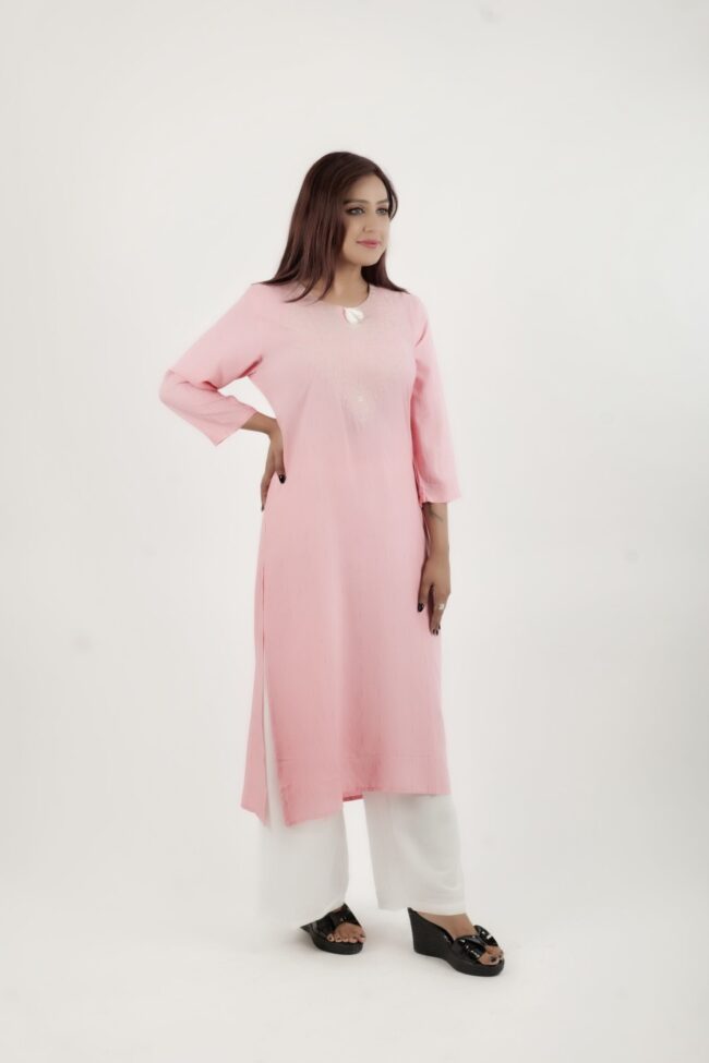 Women Pink Straight Kurta With Thread Embroidery Work - Image 4