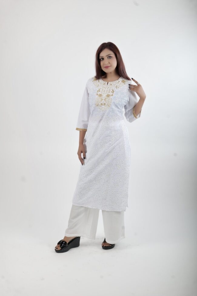 Women White Straight Kurta With Golden Embroidery Work - Image 7