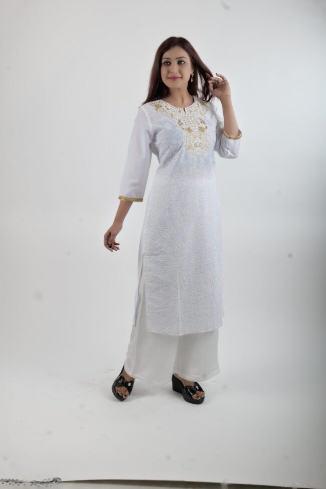 Women White Straight Kurta With Golden Embroidery Work - Image 5