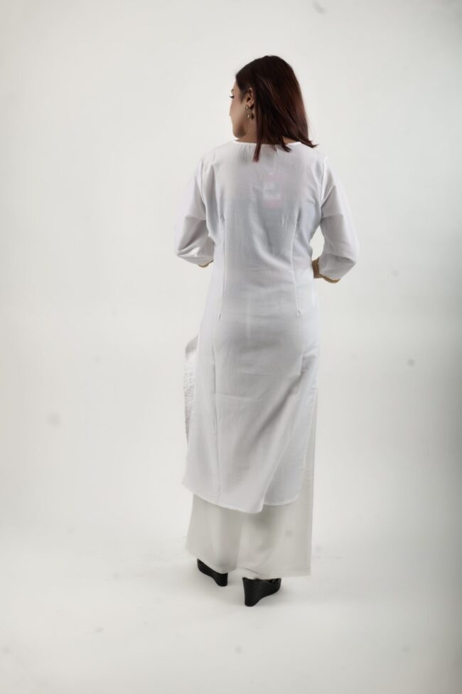 Women White Straight Kurta With Golden Embroidery Work - Image 3