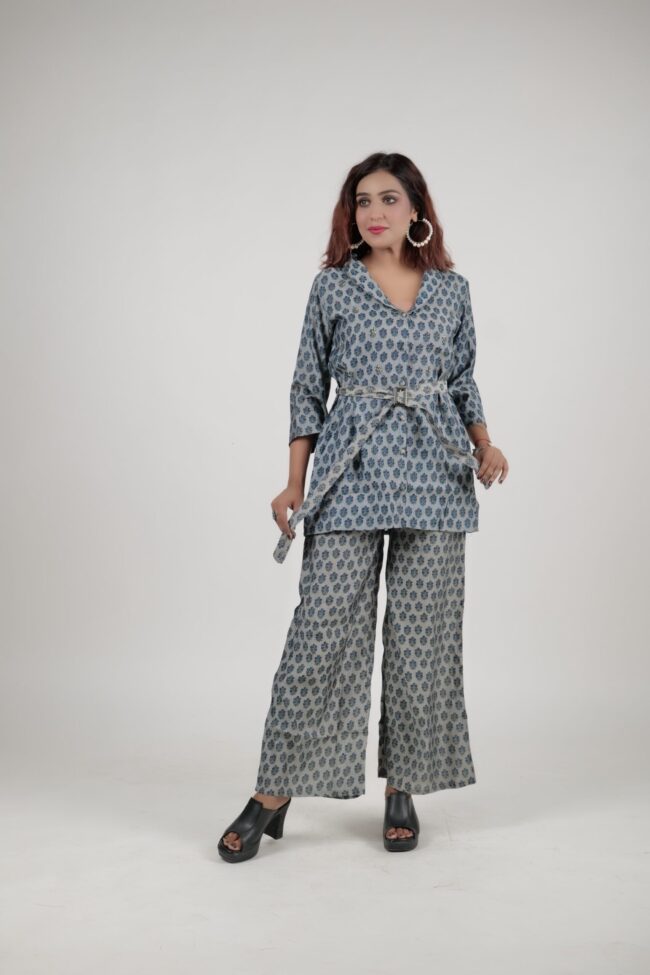 Women Grey Color Muslin Printed Co-Orde Set with Belt - Image 8